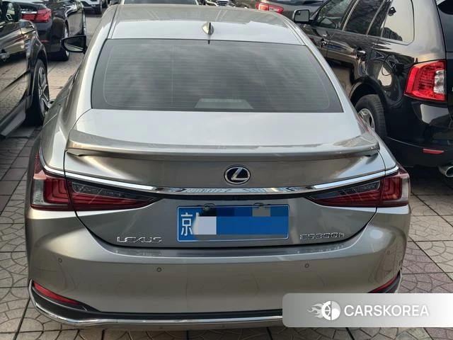 Lexus ES id 4259982 из Китая 7