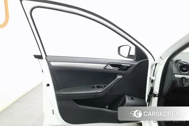 Volkswagen Jetta id 4210669 из Китая 18