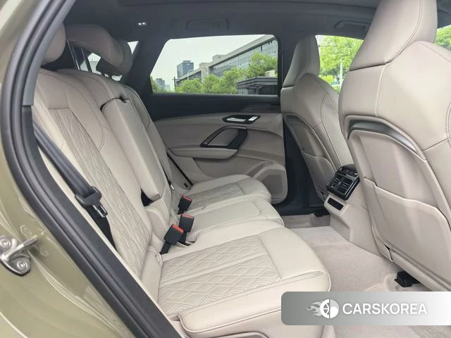 Audi Q5L id 4333531 из Китая 14