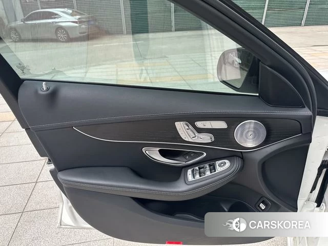 Mercedes-Benz Class C id 4393940 из Китая 16