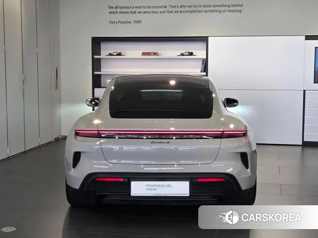 Porsche Taycan 2024 Серебряный из Кореи, фото 6