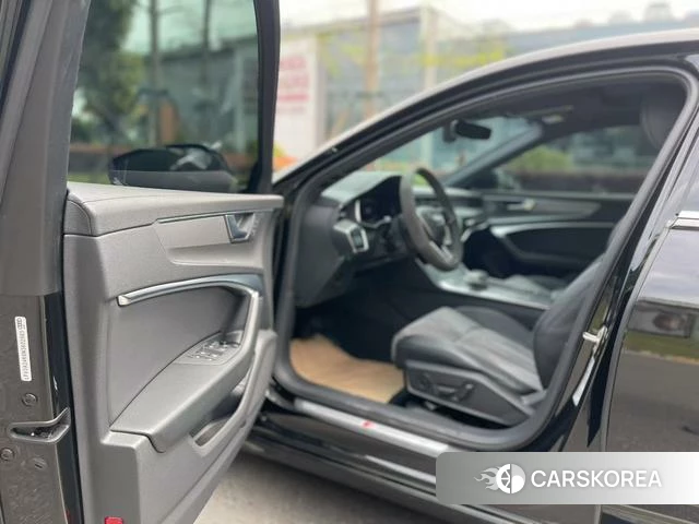 Audi A6L 2022 Черный из Китая, фото 4