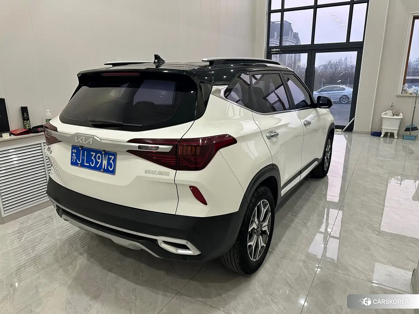 Kia KX3 proud run 2022 Белый из Китая, фото 5