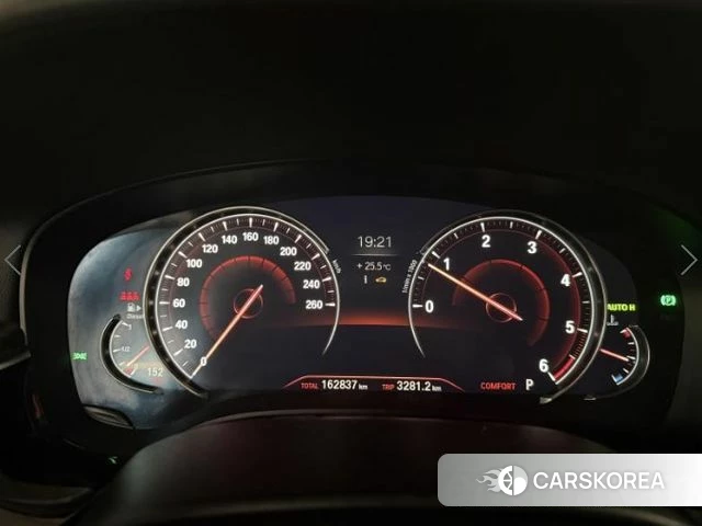 BMW 5 Series (G30) 2018 Белый из Кореи, фото 4