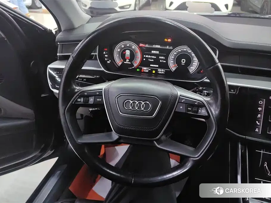 Audi A8 id 4577687 из Китая 10