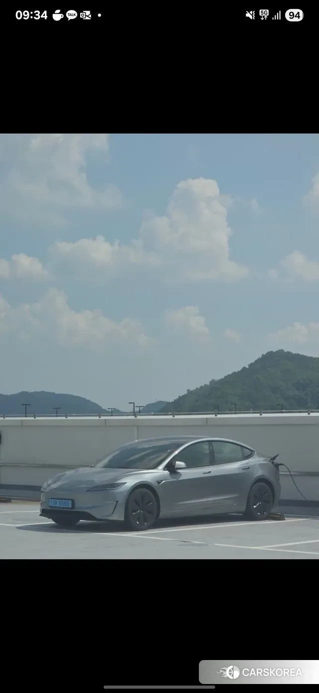 Tesla Model 3 2025 Серебристо-серый из Кореи, фото 4