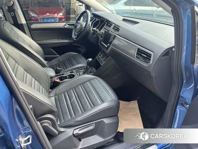 Volkswagen Touran L id 4238763 из Китая 11