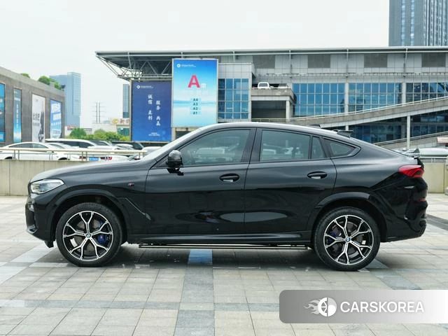 BMW X6 2021 Черный из Китая, фото 4