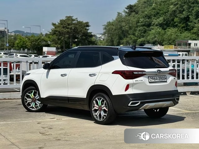 Kia Seltos id 4339215 из Кореи 14