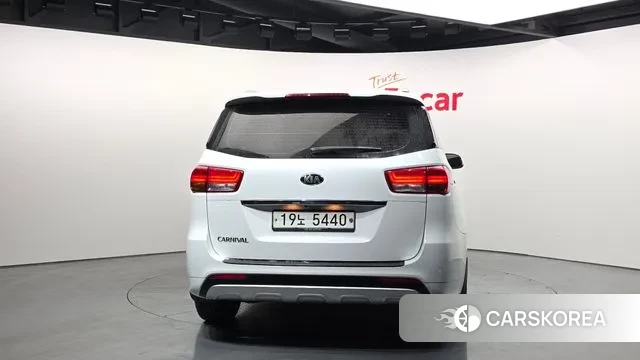 Kia All New Carnival id 3651936 из Кореи 14