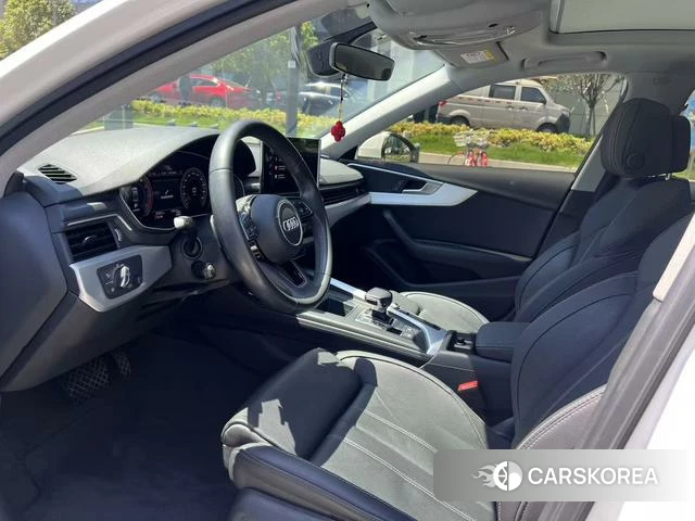 Audi A4L 2022 Белый из Китая, фото 4