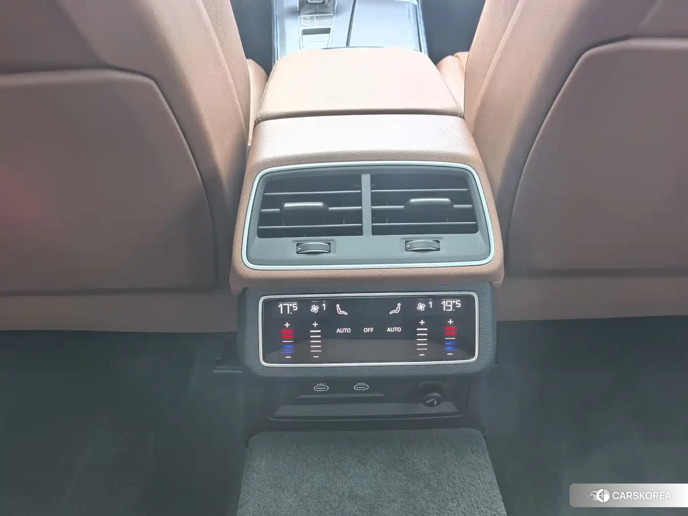 Audi A7L id 4664631 из Китая 9