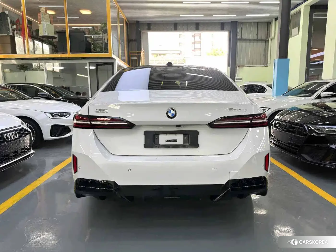 BMW 5 series 2025 Белый из Китая, фото 4