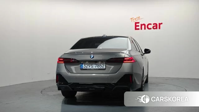 BMW 5 Series (G60) id 4539623 из Кореи 14