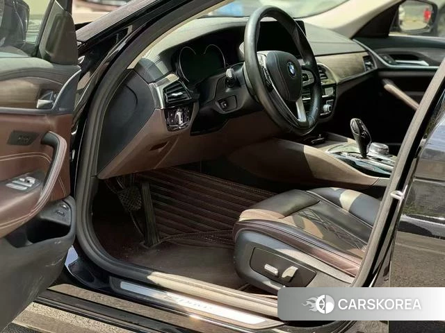 BMW 5 series PHEV 2018 Черный из Китая, фото 4
