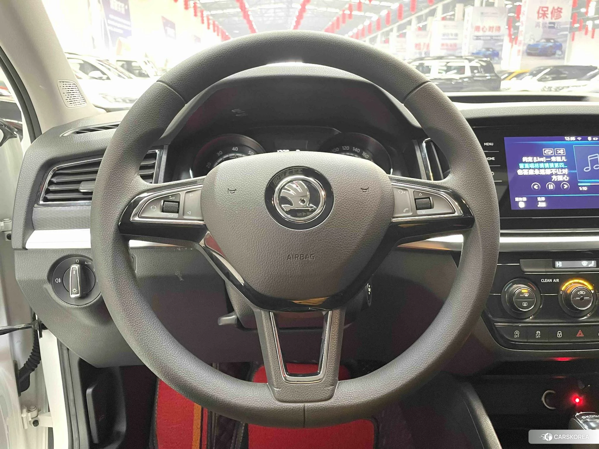 Skoda Komick 2021 Белый из Китая, фото 6