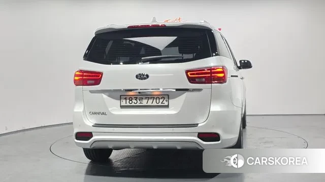 Kia The New Carnival id 3428584 из Кореи 14