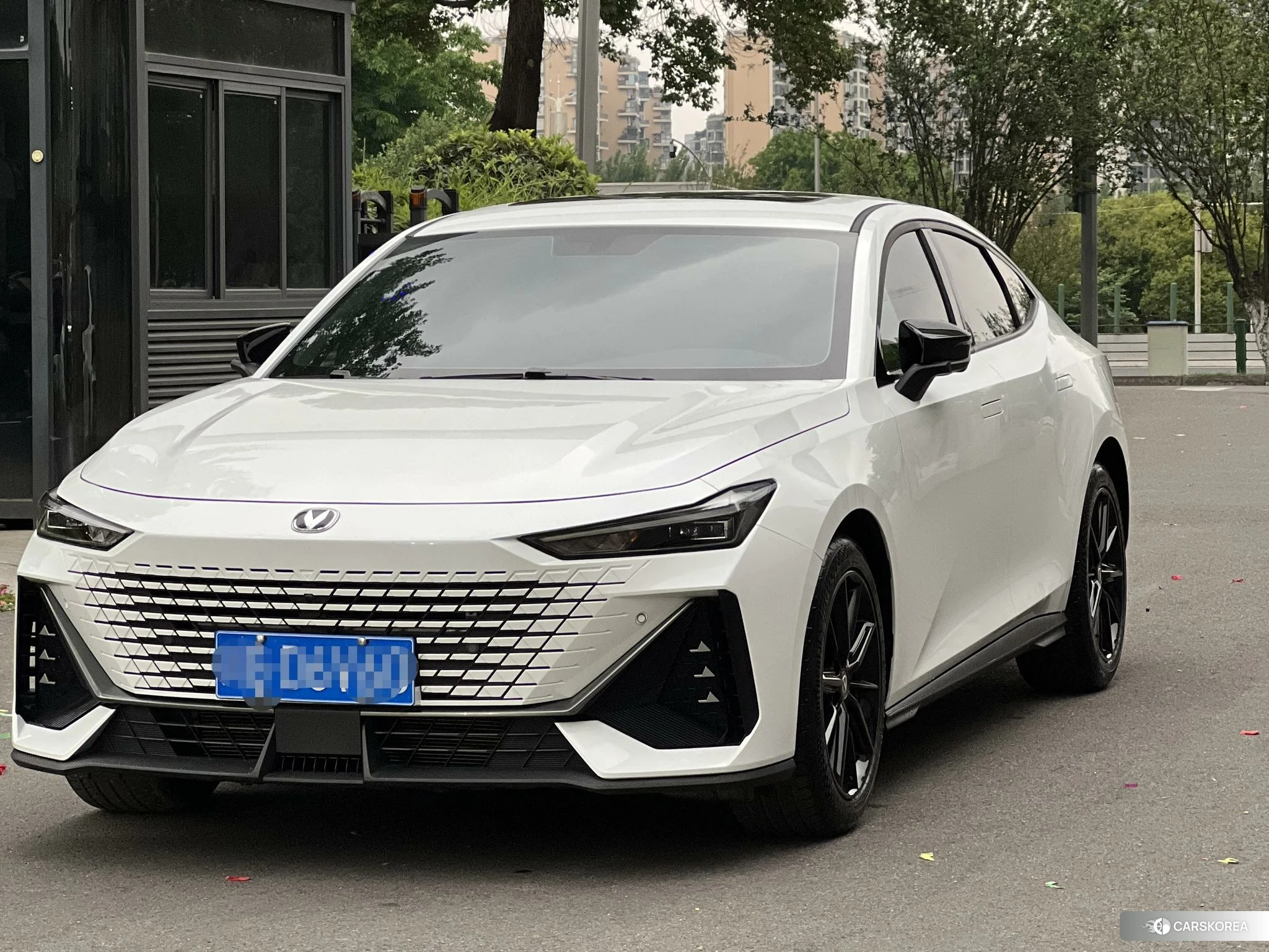 Chang'an UNI-V 2023 Белый из Китая, фото 4