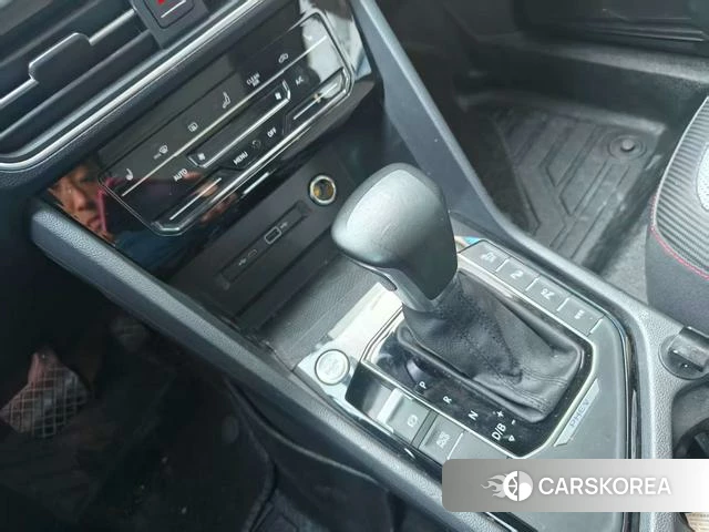 Volkswagen Tiguan L PHEV id 4210748 из Китая 7