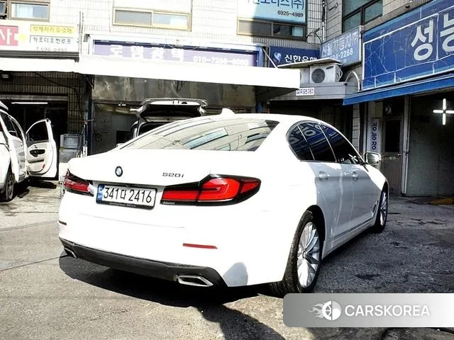 BMW 5 Series (G30) id 3354979 из Кореи 14