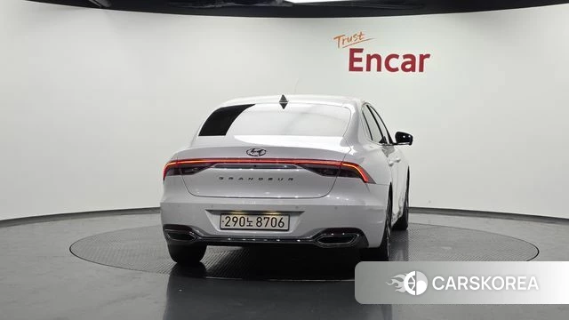 Hyundai The New Grandeur IG Hybrid id 4330415 из Кореи 27