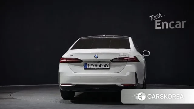 BMW 5 Series (G60) id 3644477 из Кореи 14