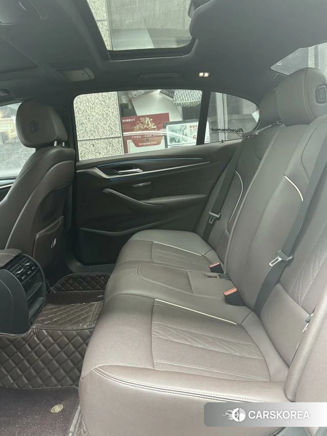 BMW 5 series 2021 Белый из Китая, фото 4