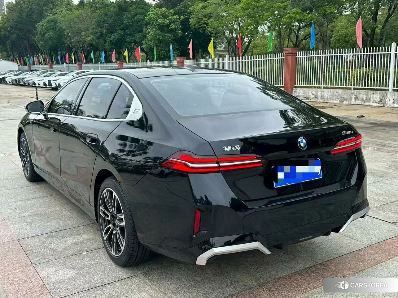 BMW 5 series 2025 Черный из Китая, фото 4
