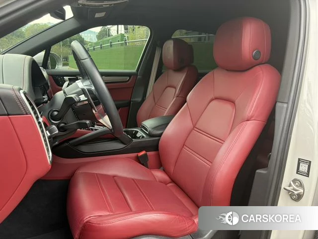 Porsche Cayenne E-Hybrid 2023 Серебристо-серый из Китая, фото 6