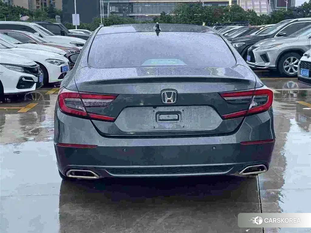 Honda Accord 2022 Silver/gray из Китая, фото 4