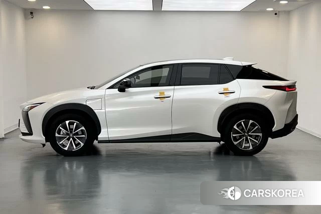 Lexus RZ id 4300040 из Китая 14