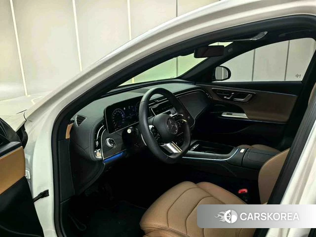 Mercedes-Benz E-class 2024 Белый из Китая, фото 4