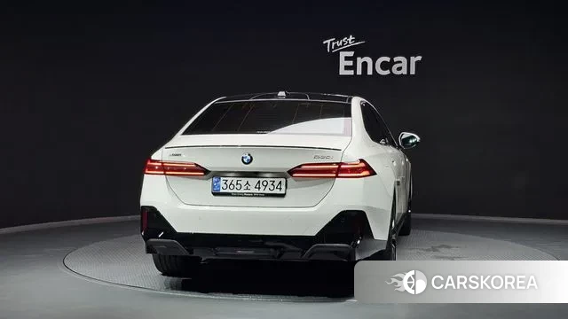 BMW 5 Series (G60) id 3217388 из Кореи 14