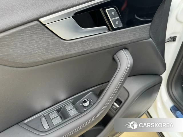 Audi A4L id 4297397 из Китая 10