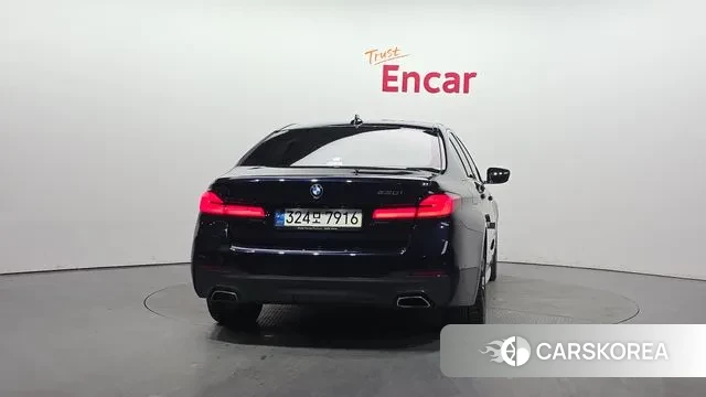 BMW 5 Series (G30) id 3514085 из Кореи 14