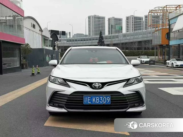 Toyota Camry 2022 Белый из Китая, фото 4
