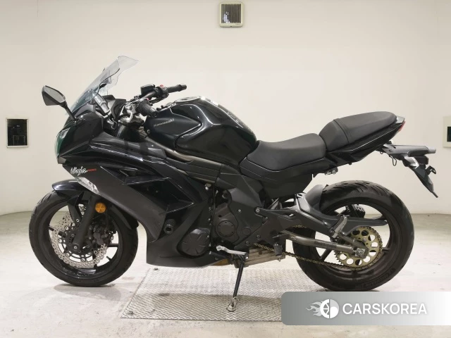 Проданный Kawasaki NINJA 650 2013 из Японии