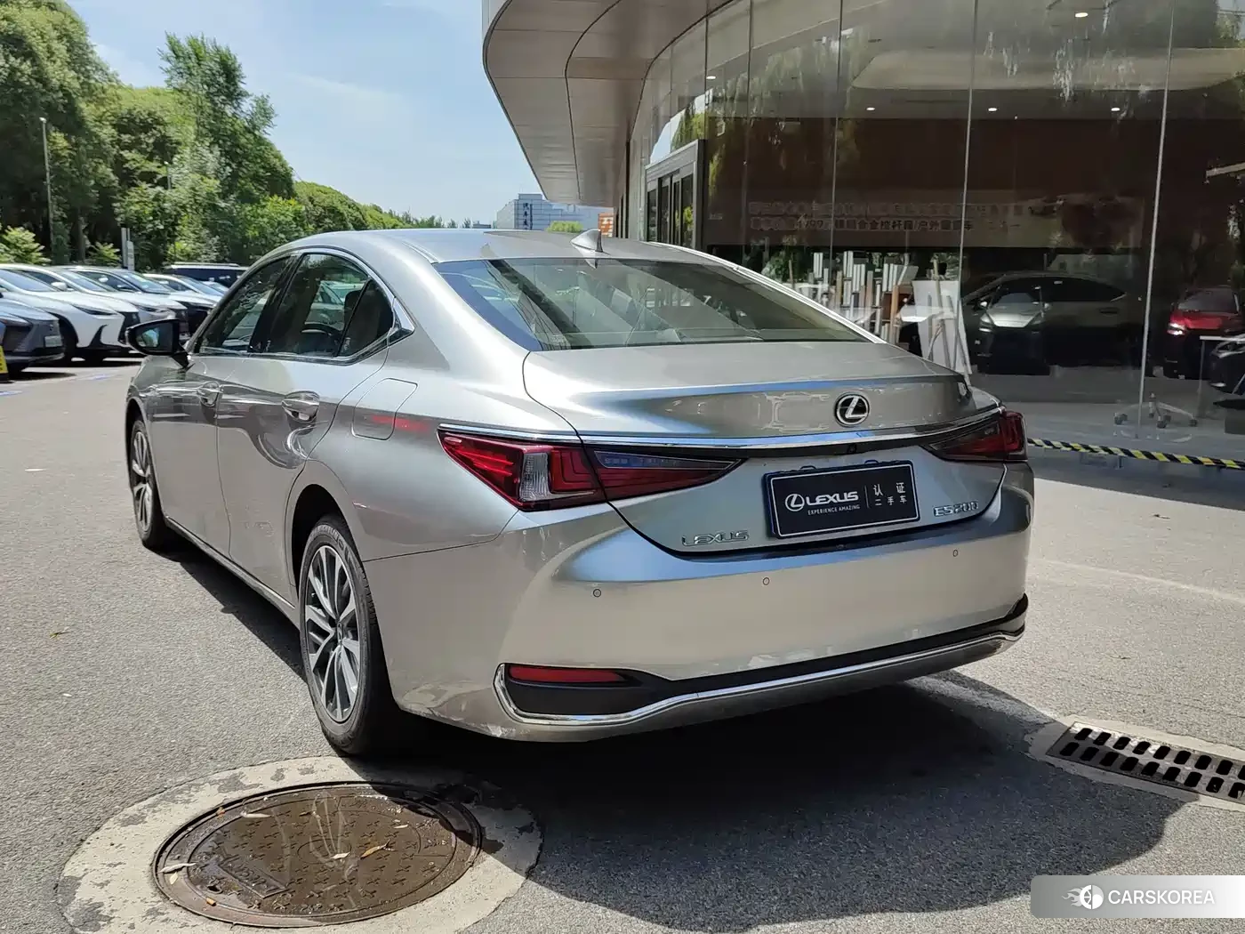 Lexus ES id 4576514 из Китая 13