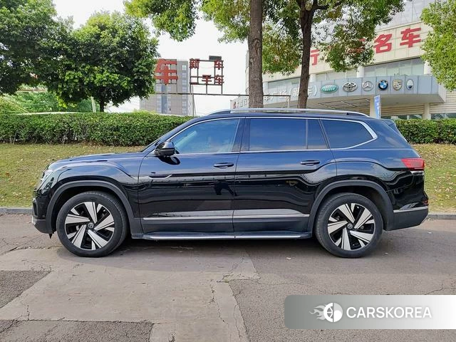 Volkswagen Tourang 2022 Черный из Китая, фото 4