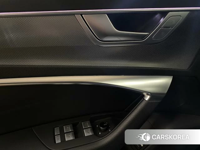Audi A6L id 4263677 из Китая 9