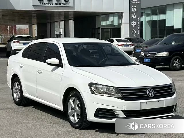 Volkswagen Lavida 2023 Белый из Китая, фото 4