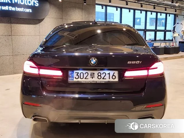 BMW 5 Series (G30) id 3691805 из Кореи 14