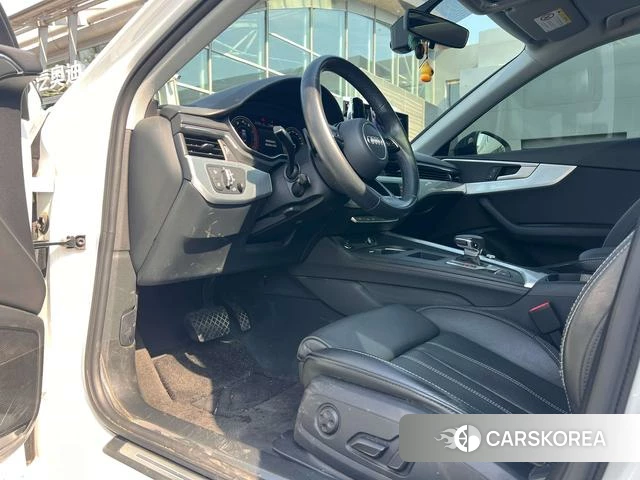 Audi A4L 2023 Белый из Китая, фото 5