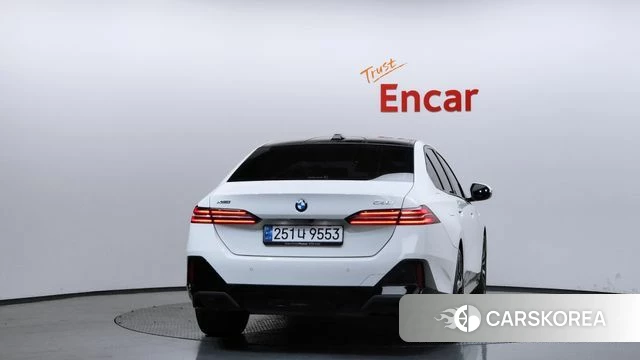 BMW 5 Series (G60) id 4329536 из Кореи 14