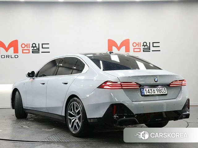 BMW 5 Series (G60) id 4442625 из Кореи 14