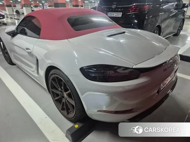 Porsche 718 Boxster 2023 Серебристо-серый из Кореи, фото 4