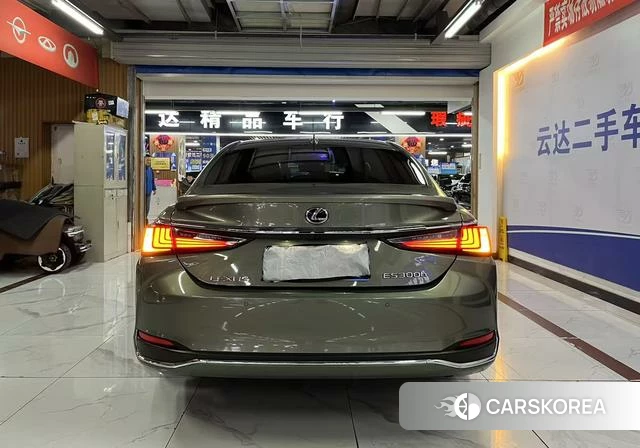 Lexus ES id 4276293 из Китая 8