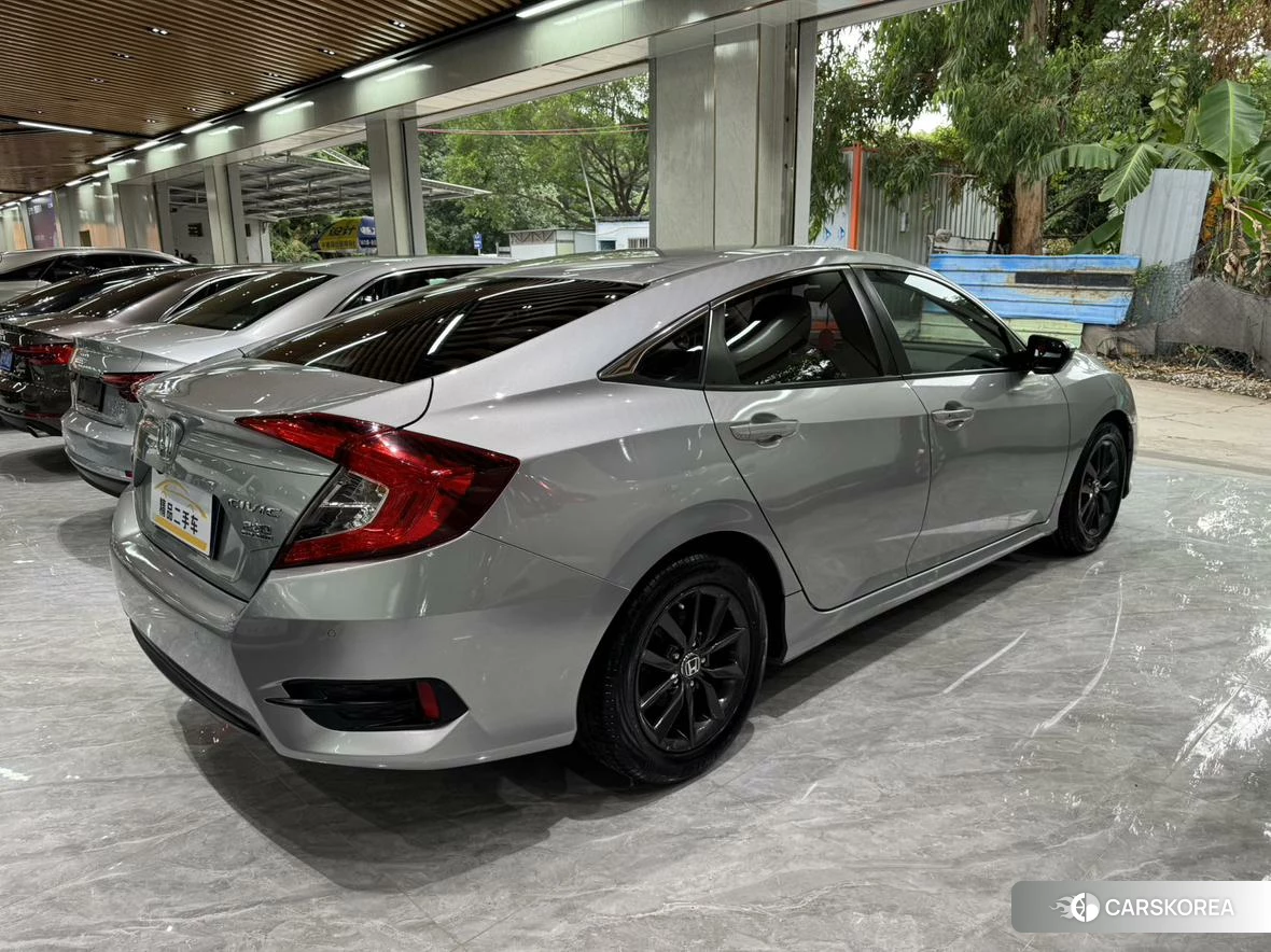 Honda Civic id 4455425 из Китая 9