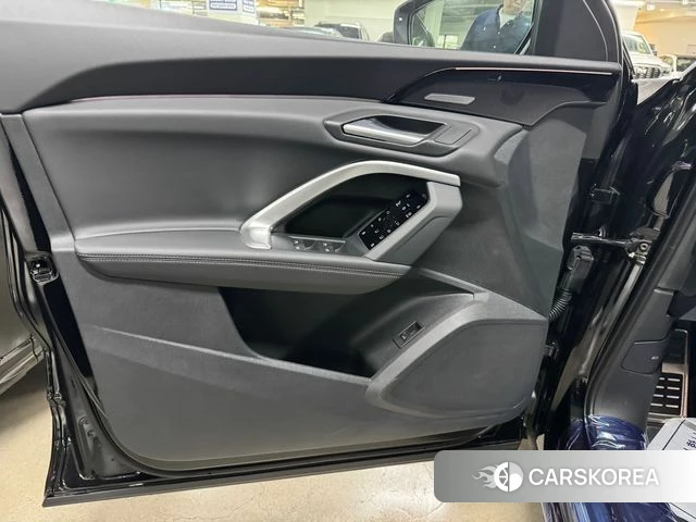 Audi Q5 (80A) 2025 Черный из Кореи, фото 6