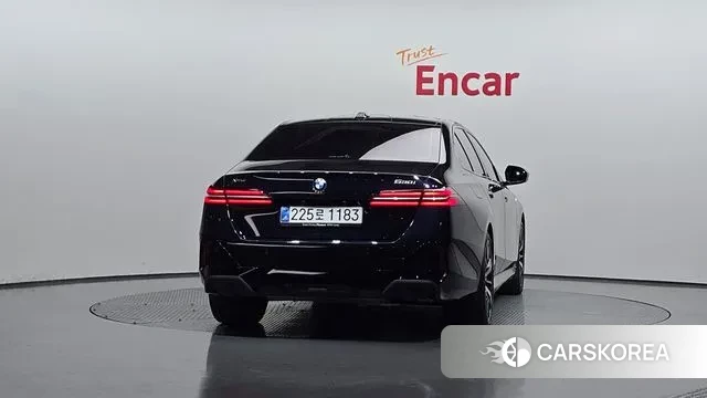 BMW 5 Series (G60) id 3426139 из Кореи 14